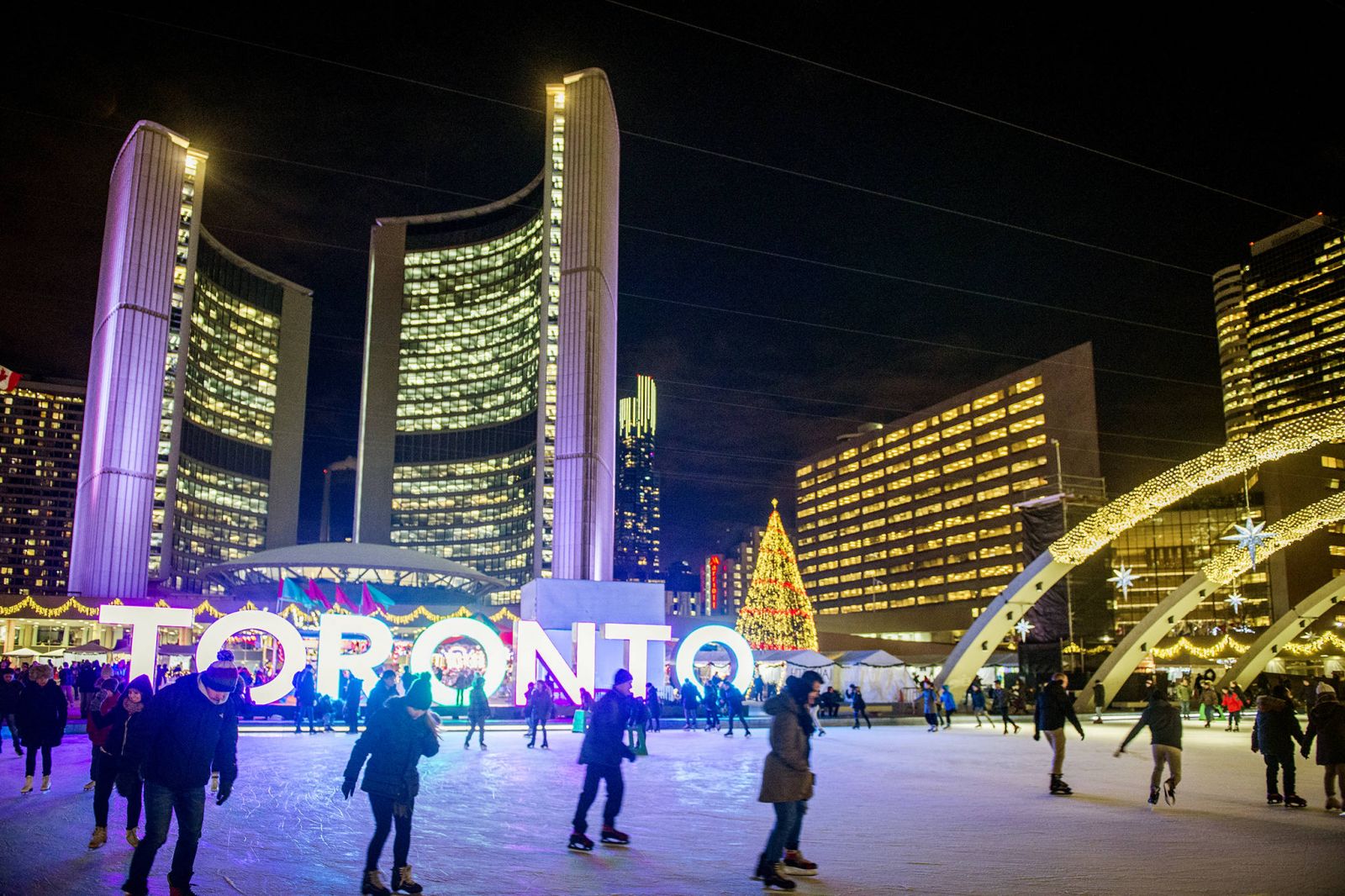 Toronto se vistió de luces y colores, para fiestas de diciembre